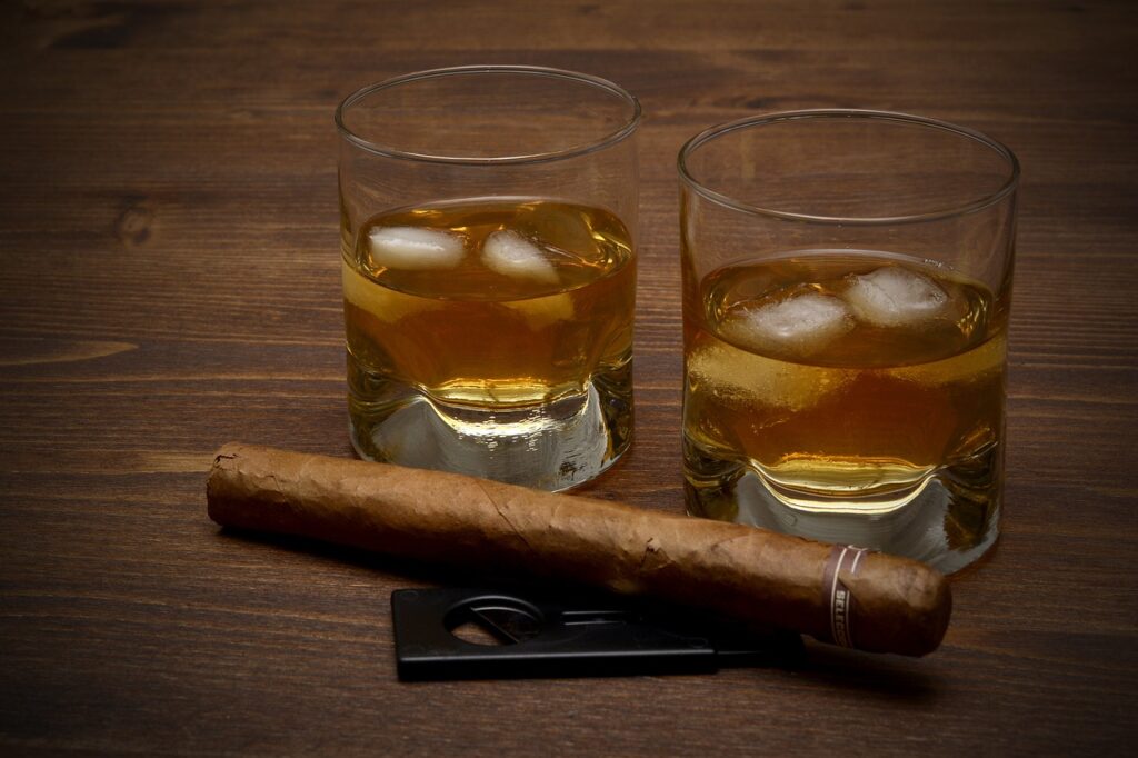 Bourbon vs. Whiskey: The Bold and Fascinating Differences 1 Bourbon vs. Whiskey